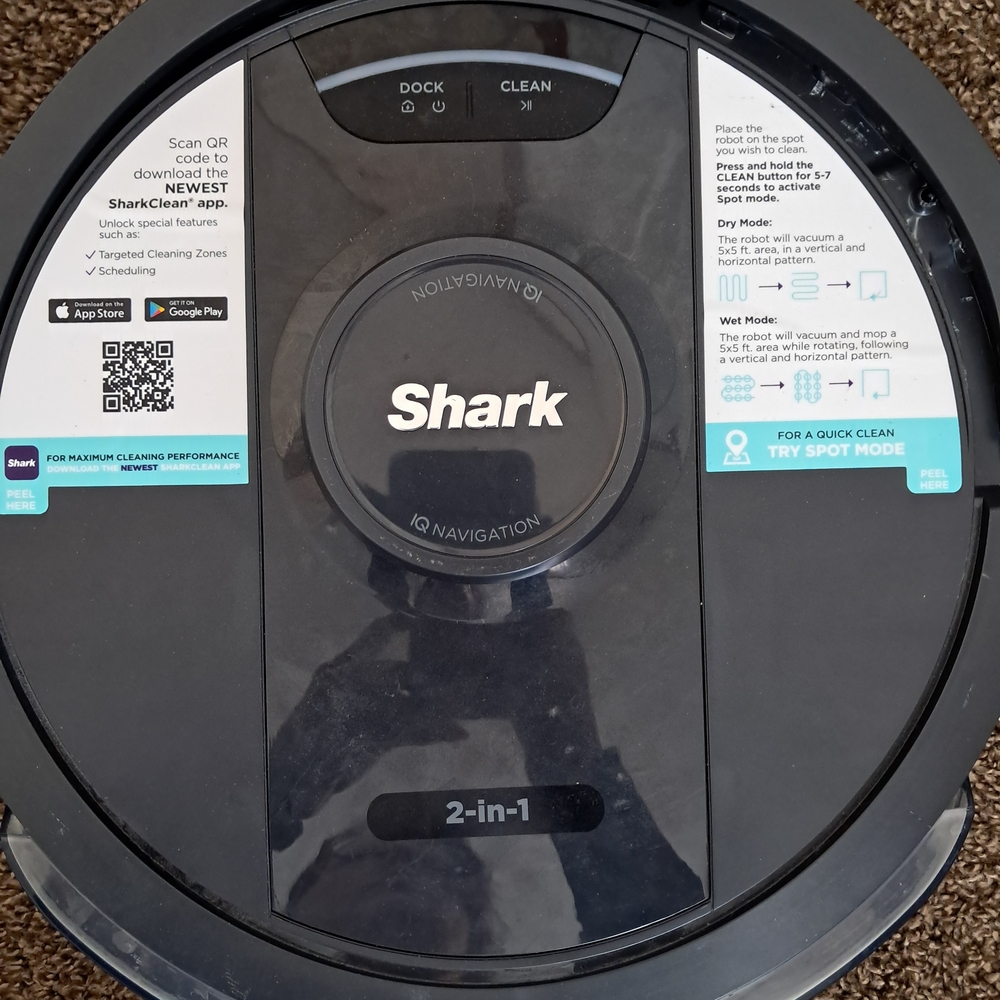Shark Black 2-in-1 Robot Vacuum Cleaner